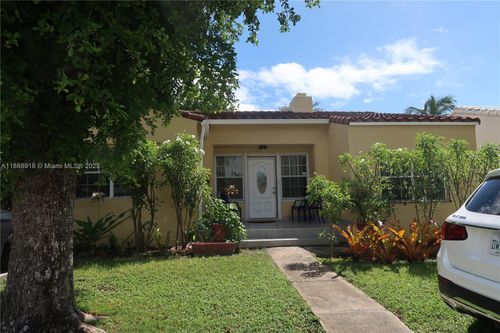 862 Ne 82nd St, Miami, FL, 33138-4146 | Card Image