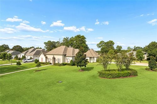 924 Great Southern Dr, Abita Springs, LA, 70420-4028 | Card Image