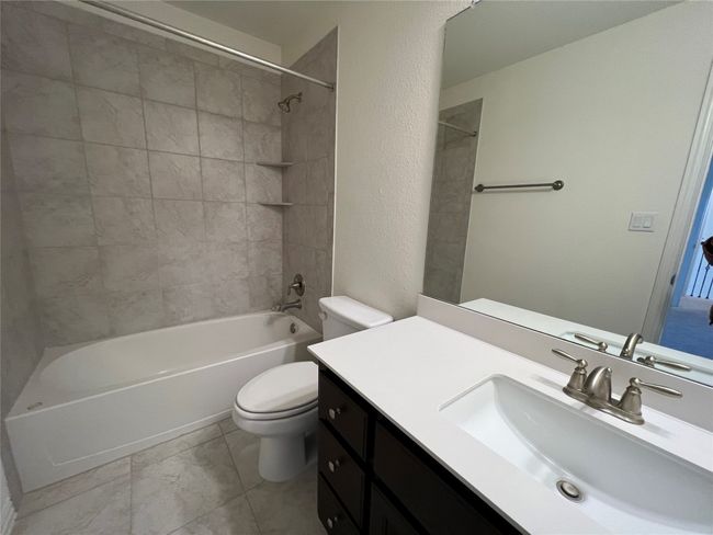 Upstairs guest bathroom 2 (attached to guest bedroom #2) | Image 25