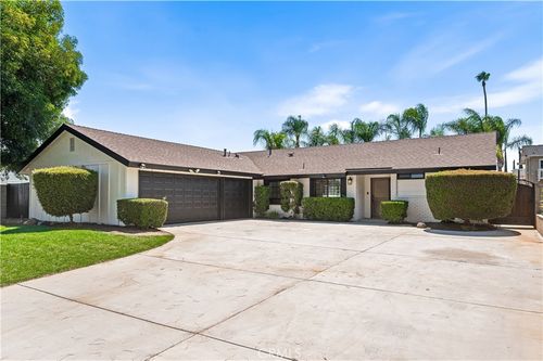 1043 Meadowview Ct, Corona, CA, 92878-3605 | Card Image