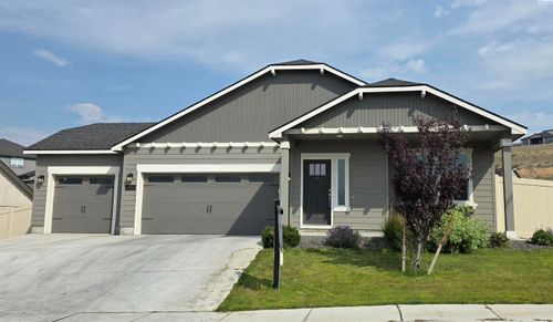 6824 W 27th Ave, Kennewick, WA, 99338-5618 | Card Image