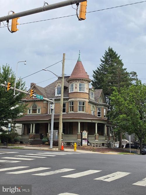 1248 Hamilton St, Allentown, PA, 18102-4338 | Card Image