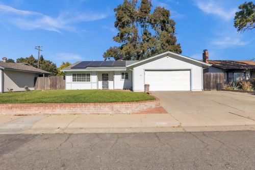 9005 Brydon Way, Sacramento, CA, 95826 | Card Image