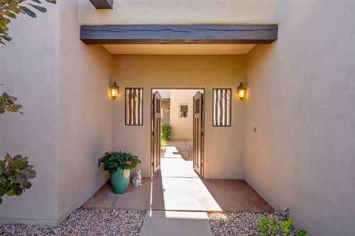 9 E Avenida Sebastian, Santa Fe, NM, 87506-3503 | Card Image