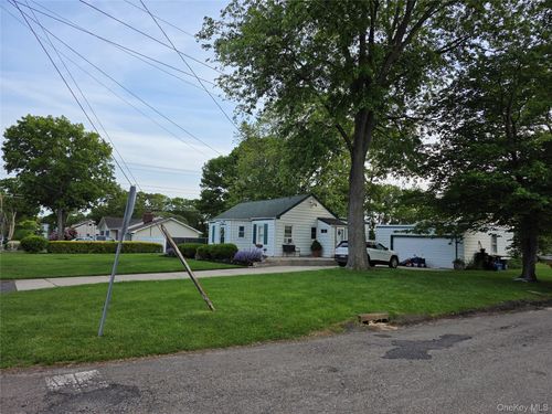 76 Hanrahan Avenue, Brookhaven, NY, 11738 | Card Image