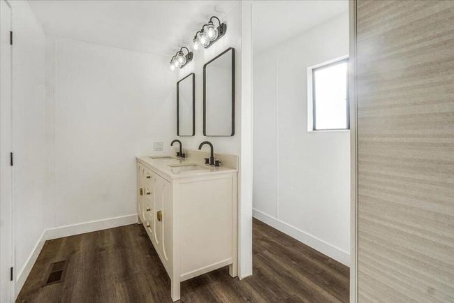 double vanity in master | Image 32