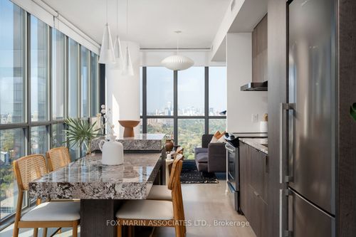 4006-101 Charles St E, Toronto, ON, M4Y0A9 | Card Image