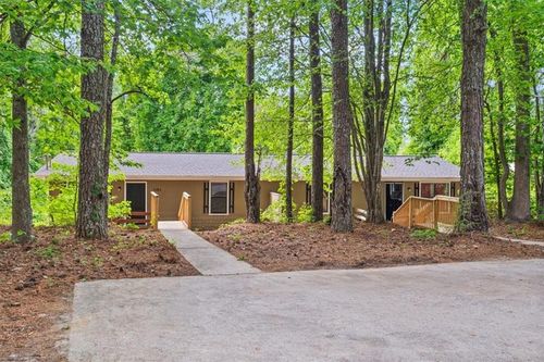 68 Lindsey Lake Rd, Dallas, GA, 30157-8923 | Card Image