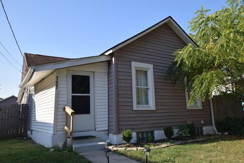 137 E Poplar St, Saint Paris, OH, 43072-7729 | Card Image