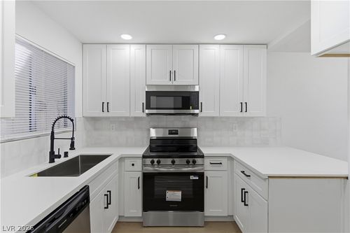 b-2341 Wooster Cir, Las Vegas, NV, 89108-3257 | Card Image