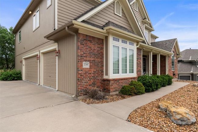 2704 Sw Gray Ln, House other with 5 bedrooms, 5 bathrooms and null parking in Lee's Summit MO | Image 4