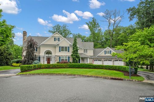 222 Deepbrook Rd, Wyckoff, NJ, 07481-2502 | Card Image