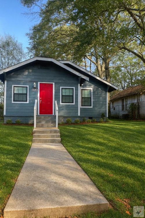 2010 W 18th St, Texarkana, TX, 75501-4249 | Card Image