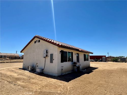 b-8867 Gorgonio Rd, Victorville, CA, 92392-1398 | Card Image