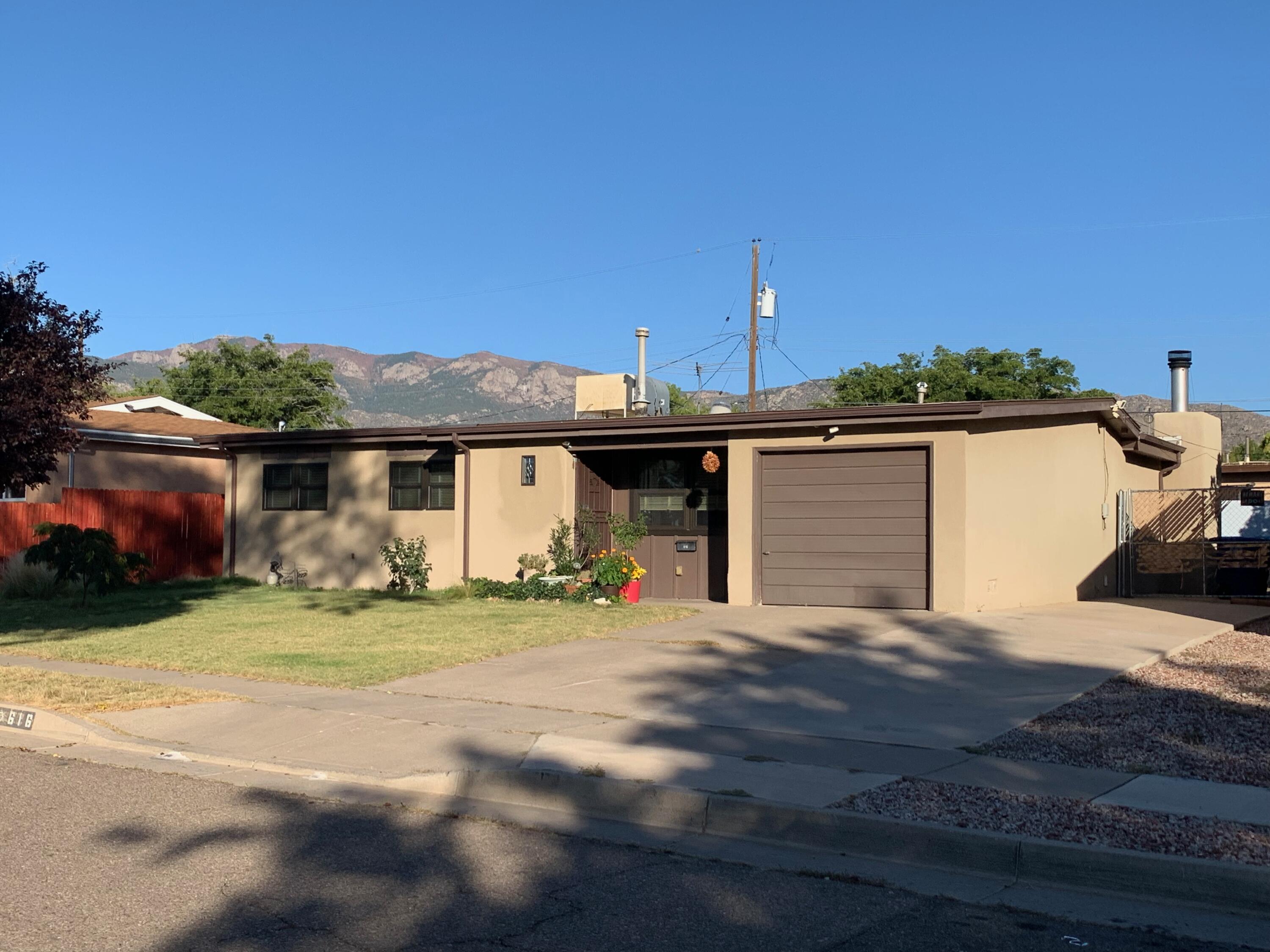 Claudine St, Albuquerque, NM 87123