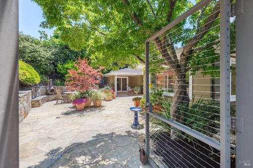 28 Twin Oaks Ave, San Rafael, CA, 94901-1916 | Card Image
