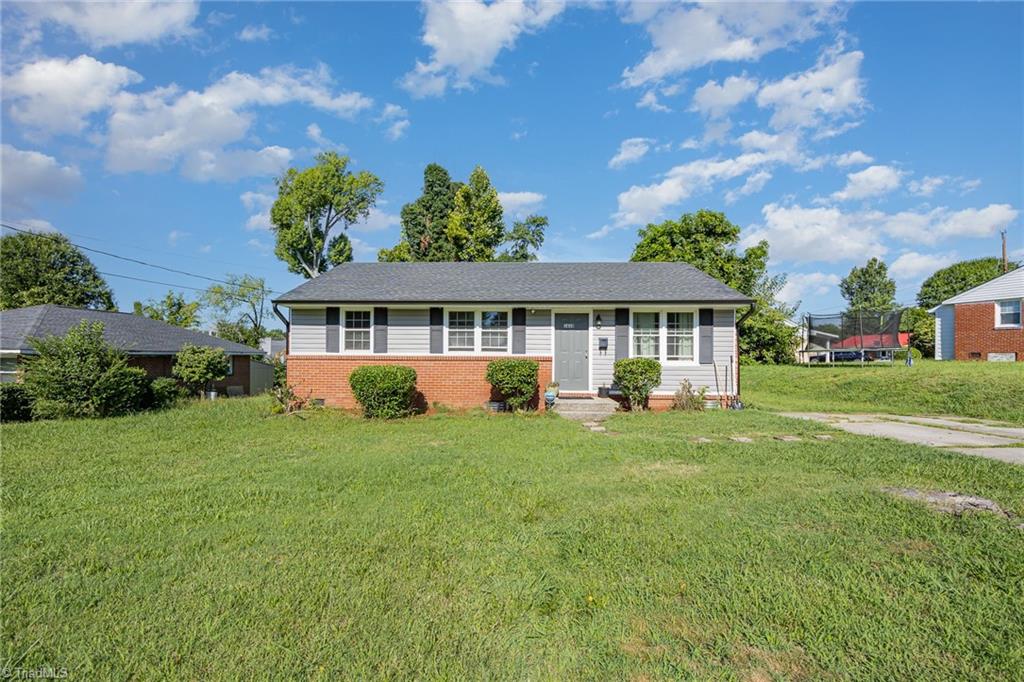 Eastwood Ave, Greensboro, NC 27401