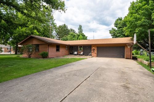 204 E Koopman Dr, Flanagan, IL, 61740-9021 | Card Image