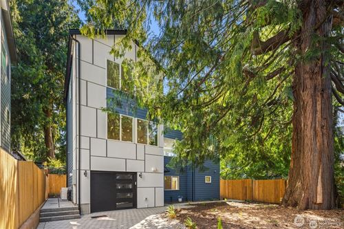 3849 Ne 88th St, Seattle, WA, 98115-3736 | Card Image
