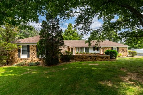 105 Woodlake Ln, Eldorado, IL, 62930-3437 | Card Image