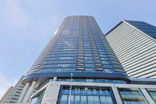 821-585 Bloor St E, Toronto, ON, M4W0B3 | Card Image