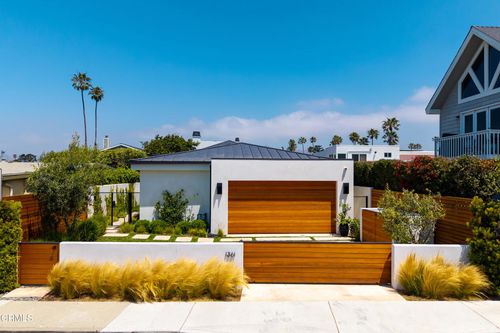 1361 Greenock Ln, Ventura, CA, 93001-4046 | Card Image
