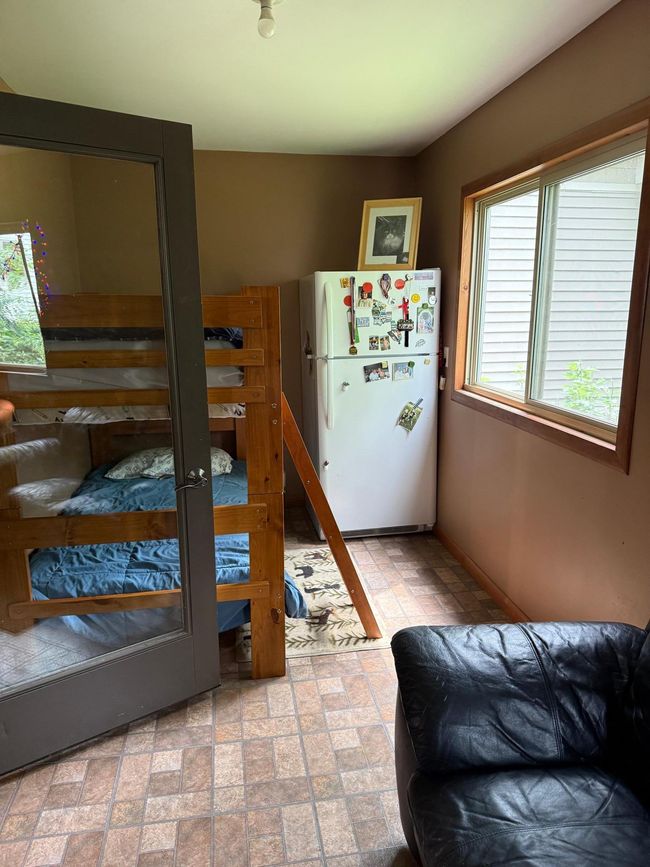 Garage-Bunkroom | Image 41