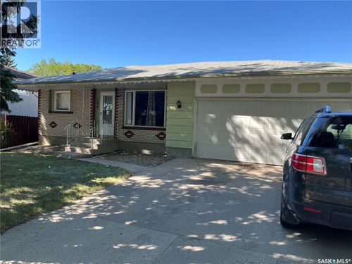 604 Dalgliesh Dr, Regina, SK, S4R6L8 | Card Image