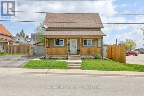 136 Bidwell St, Tillsonburg, ON, N4G3V5 | Card Image