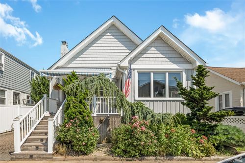 24 Harmon St, Long Beach, NY, 11561-2708 | Card Image