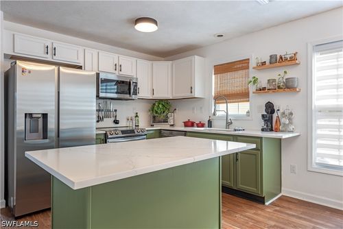 481 Leawood Cir, NAPLES, FL, 34104-4164 | Card Image
