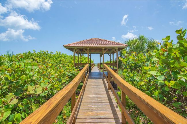 APT-7C - 3000 N Highway A1a, Condo with 3 bedrooms, 3 bathrooms and null parking in Hutchinson Island FL | Image 41