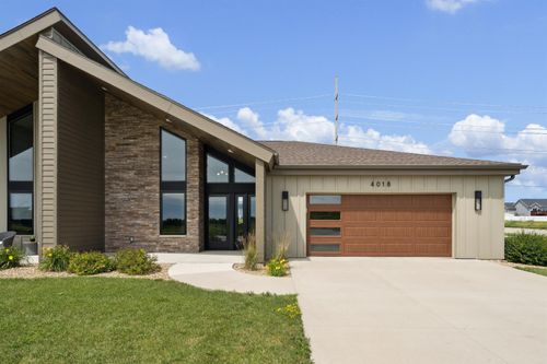 4018 Keagles Xing, Cedar Falls, IA, 50613-8342 | Card Image