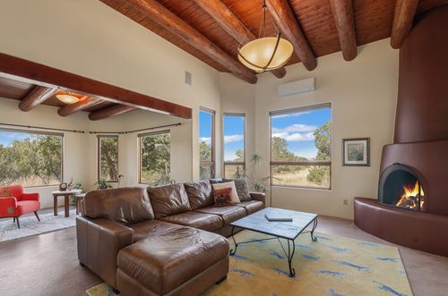40 Paseo Del Antilope, Santa Fe, NM, 87506-7953 | Card Image