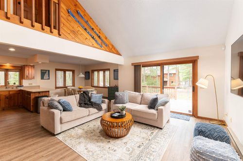 9-10 Elm Brook Rd, North Conway, NH, 03860 | Card Image