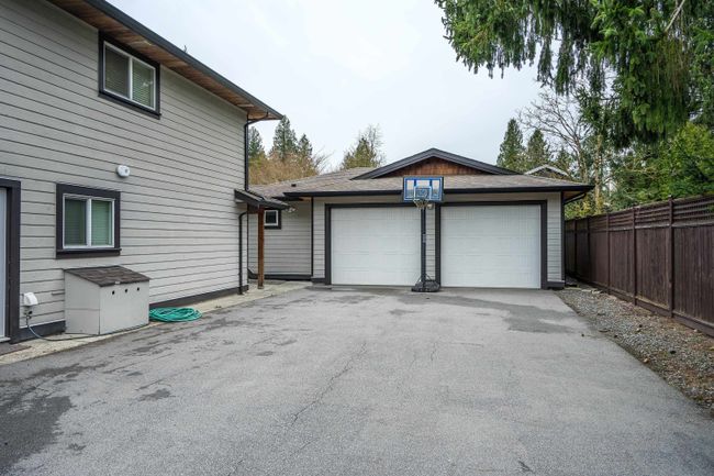 5861 Kilkee Drive, House other with 3 bedrooms, 3 bathrooms and 14 parking in Surrey BC | Image 39