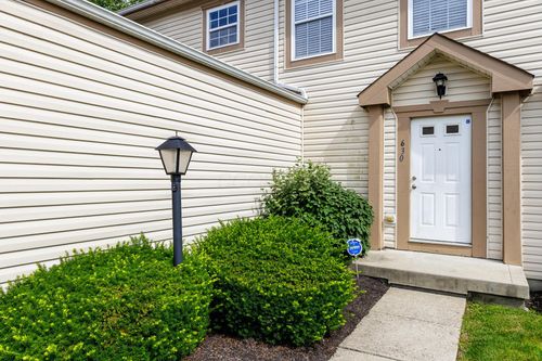 630 Faith Ann Dr, Pataskala, OH, 43062-7046 | Card Image