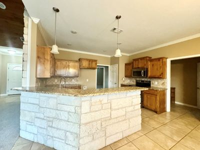 10 Tracie Trl, Home with 3 bedrooms, 2 bathrooms and 2 parking in San Angelo TX | Image 3