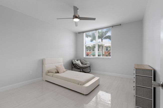 APT-217 - 802 W Windward Way, Condo with 3 bedrooms, 2 bathrooms and null parking in Lantana FL | Image 16
