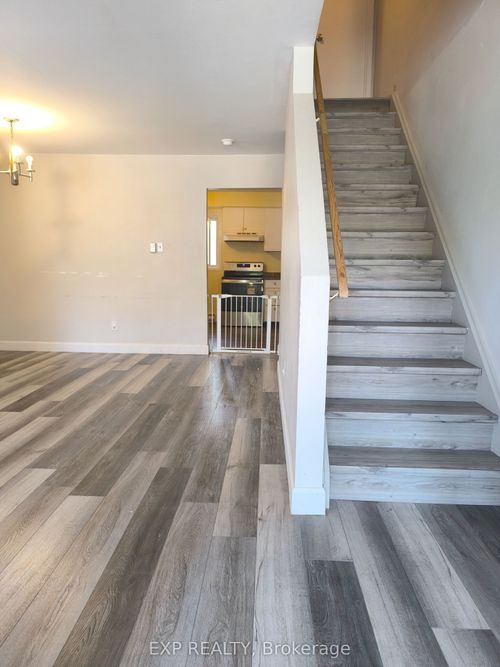 2-311 Vesta Rd, London, ON, N5Y5H8 | Card Image