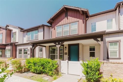 3-211 Red Brick Dr, Simi Valley, CA, 93065-8538 | Card Image