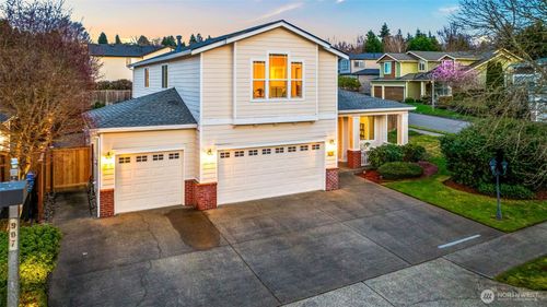901 N Magnolia Ln, Tacoma, WA, 98406-8452 | Card Image