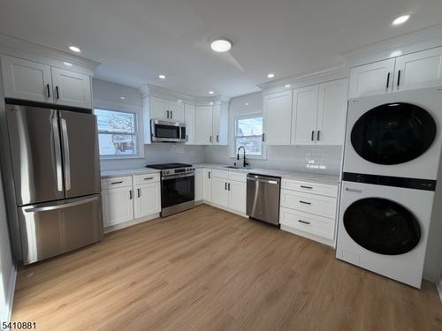 2-10 Underhill Ct, Nutley, NJ, 07110-3217 | Card Image