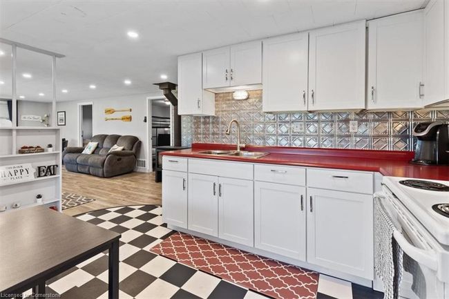 38 Macpherson Cres, House other with 3 bedrooms, 1 bathrooms and 7 parking in Kirkfield ON | Image 18