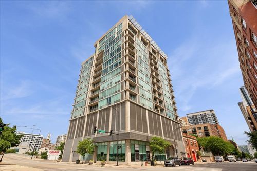 1305-700 W Van Buren St, Chicago, IL, 60607-3634 | Card Image
