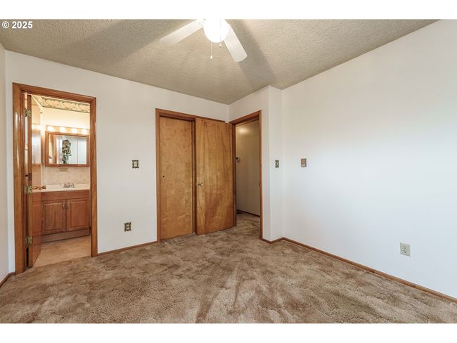 1938 Nw Sierra Ln, House other with 3 bedrooms, 2 bathrooms and 2 parking in Camas WA | Image 13