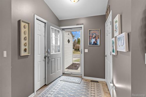 10140 Fieldway Trl, Holly, MI, 48442-9358 | Card Image