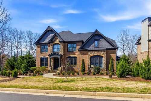8010 Wakehurst Pl, Cumming, GA, 30040-0202 | Card Image