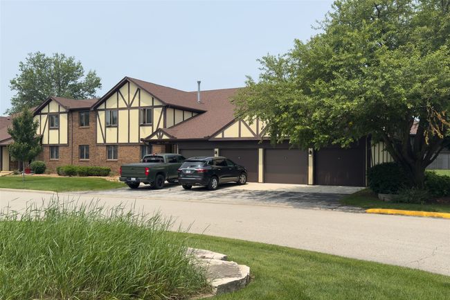 D1 - 201 Carol Ct, Condo with 2 bedrooms, 2 bathrooms and 1 parking in Pontiac IL | Image 33