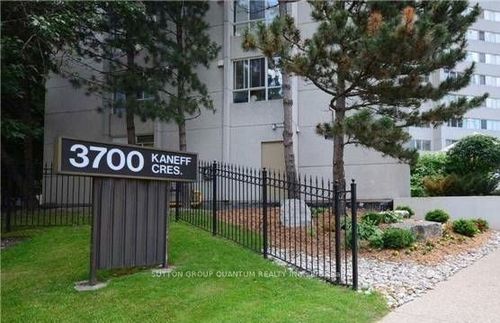808-3700 Kaneff Cres, Mississauga, ON, L5A4B8 | Card Image